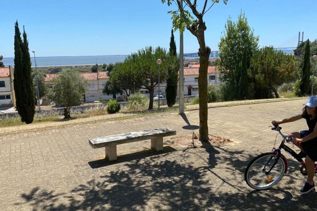 Quarto Duplo Parque Tejo, Com Wc Bobadela Luaran gambar